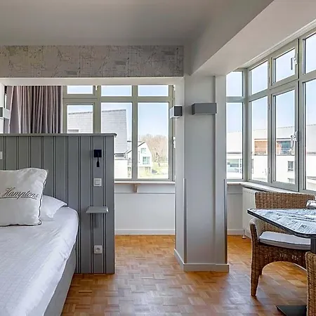Hotel West Bay 3*